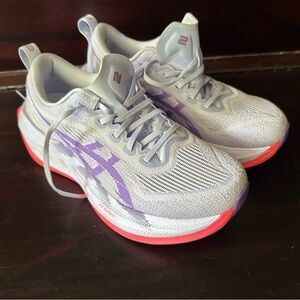 EUC ASICS Superblast 2 - Mens 6.5 Women’s 8